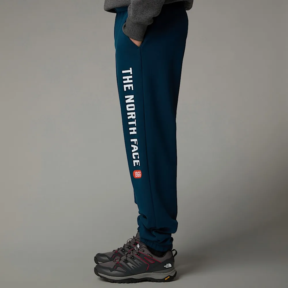 Hombre The North Face Pantalones<Pantalón De Chándal Con Estampado Gráfico Varsity Para Hombre